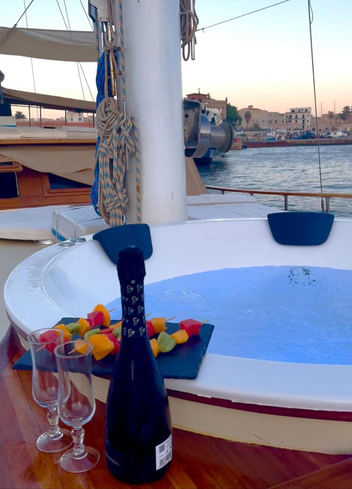 فندق Sicily Sea Charter Hande Capo Galera باليرمو المظهر الخارجي الصورة